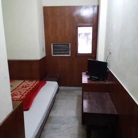 Mahesh Guest House